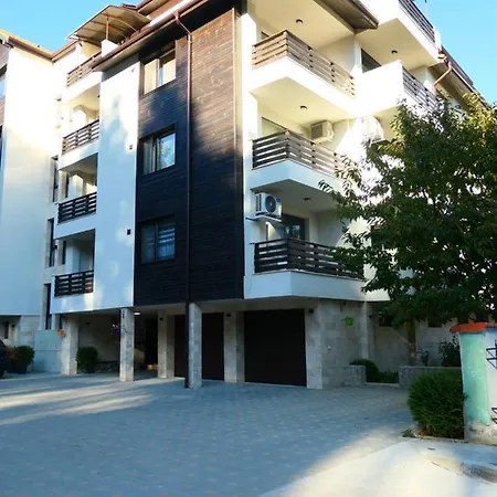 Apartment Nikol 2 Deluxe *